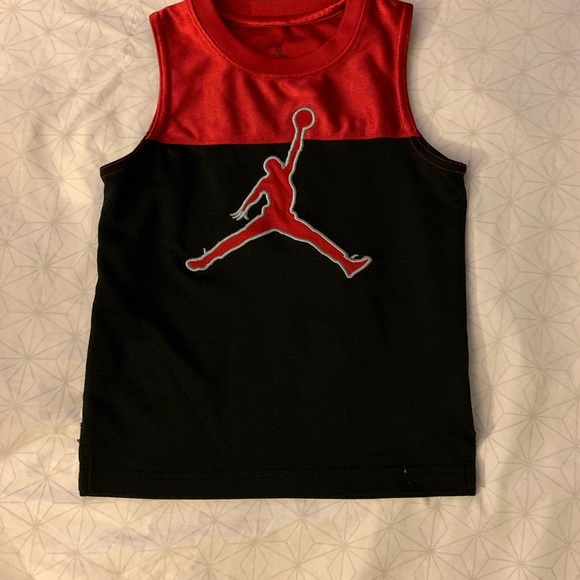👉🏼SOLD👈🏼 FB $8 2 piece Jordan size 5 boys - Picture 4 of 5